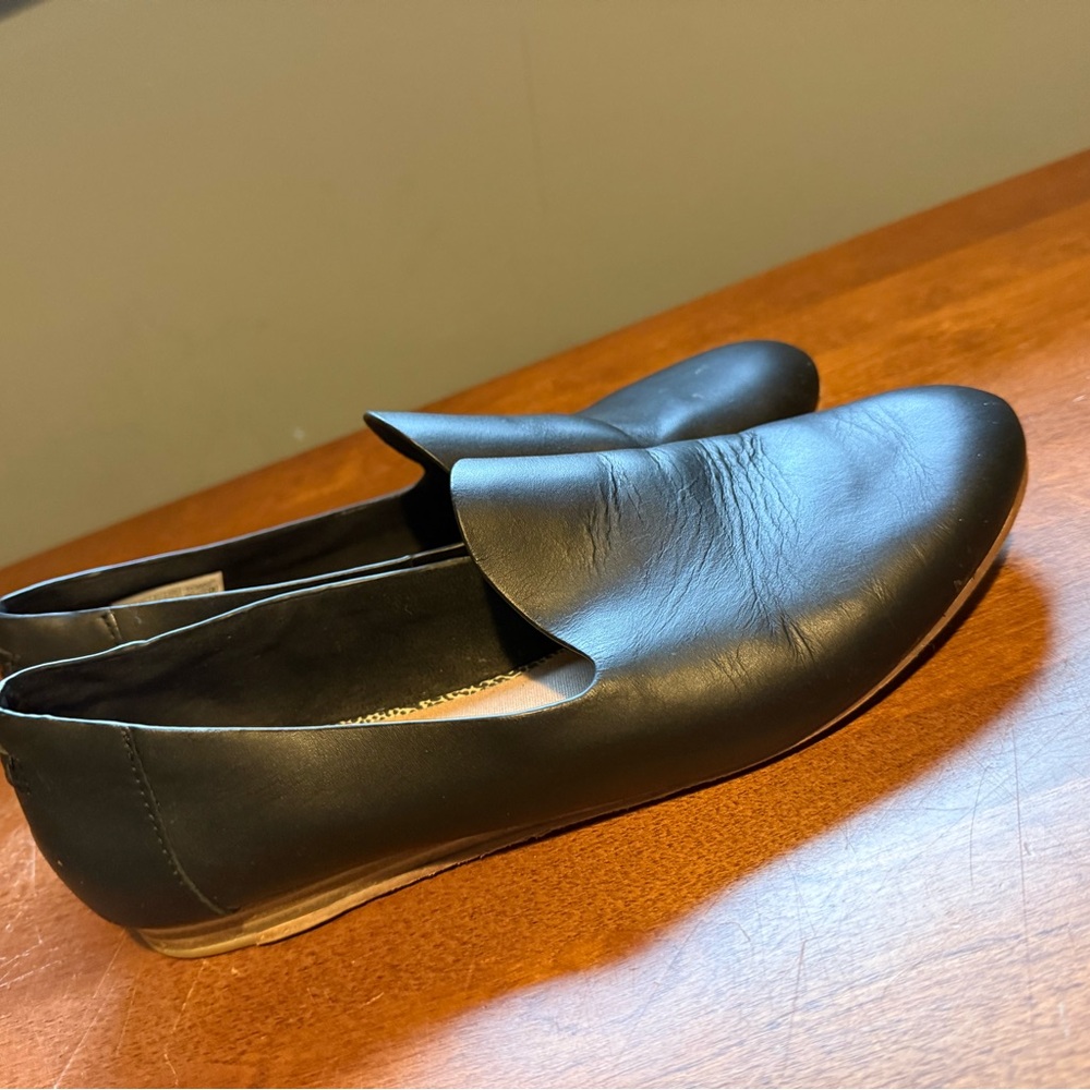 Toms Black Leather Loafers